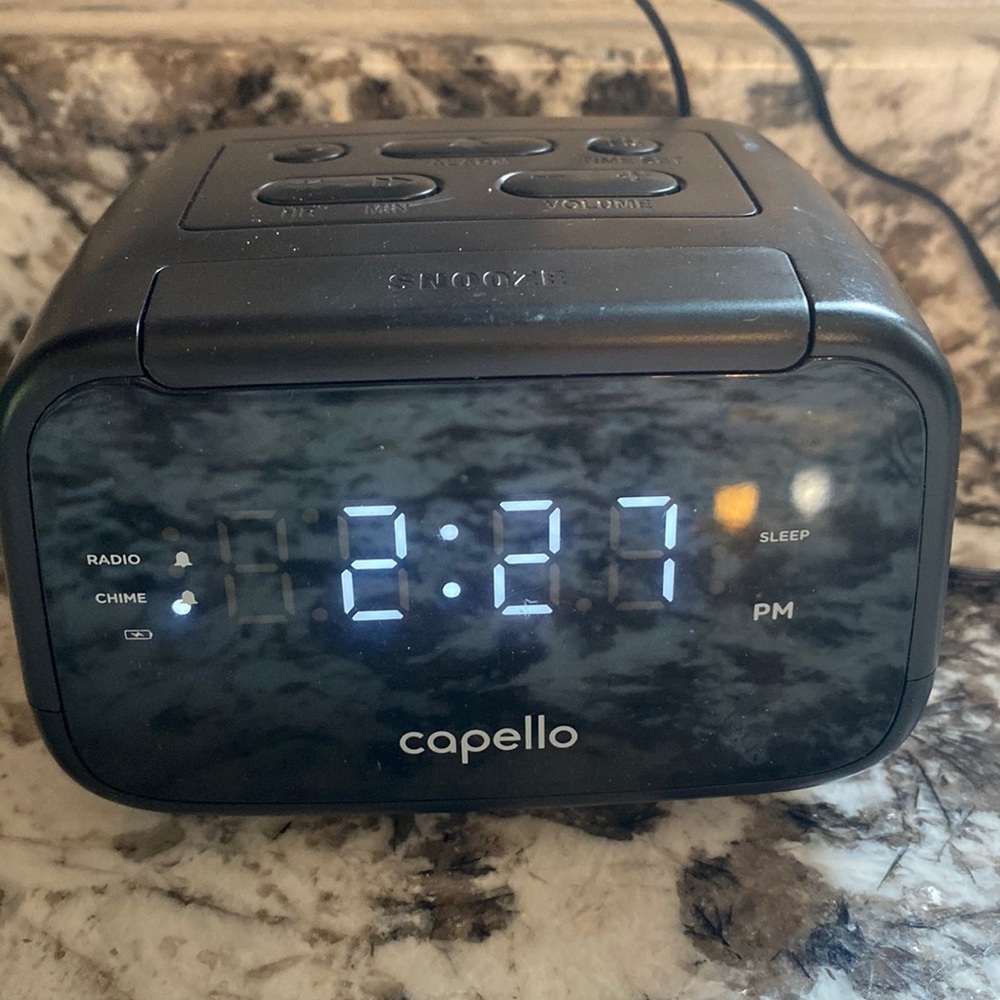 Capello alarm clock am/fm radio small spaces travel dorm apartment battery/cord